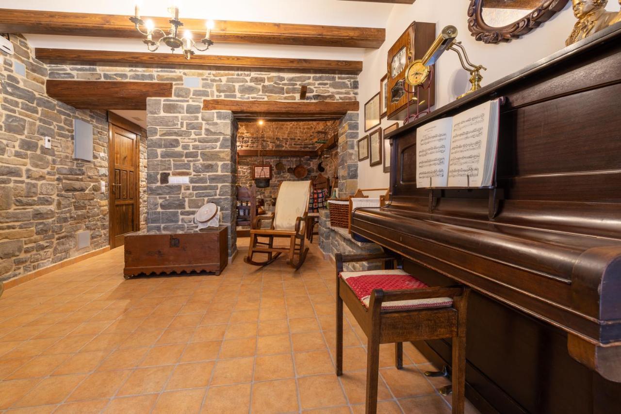 Casa Dieste Apartamentos Turisticos En Boltana Bagian luar foto